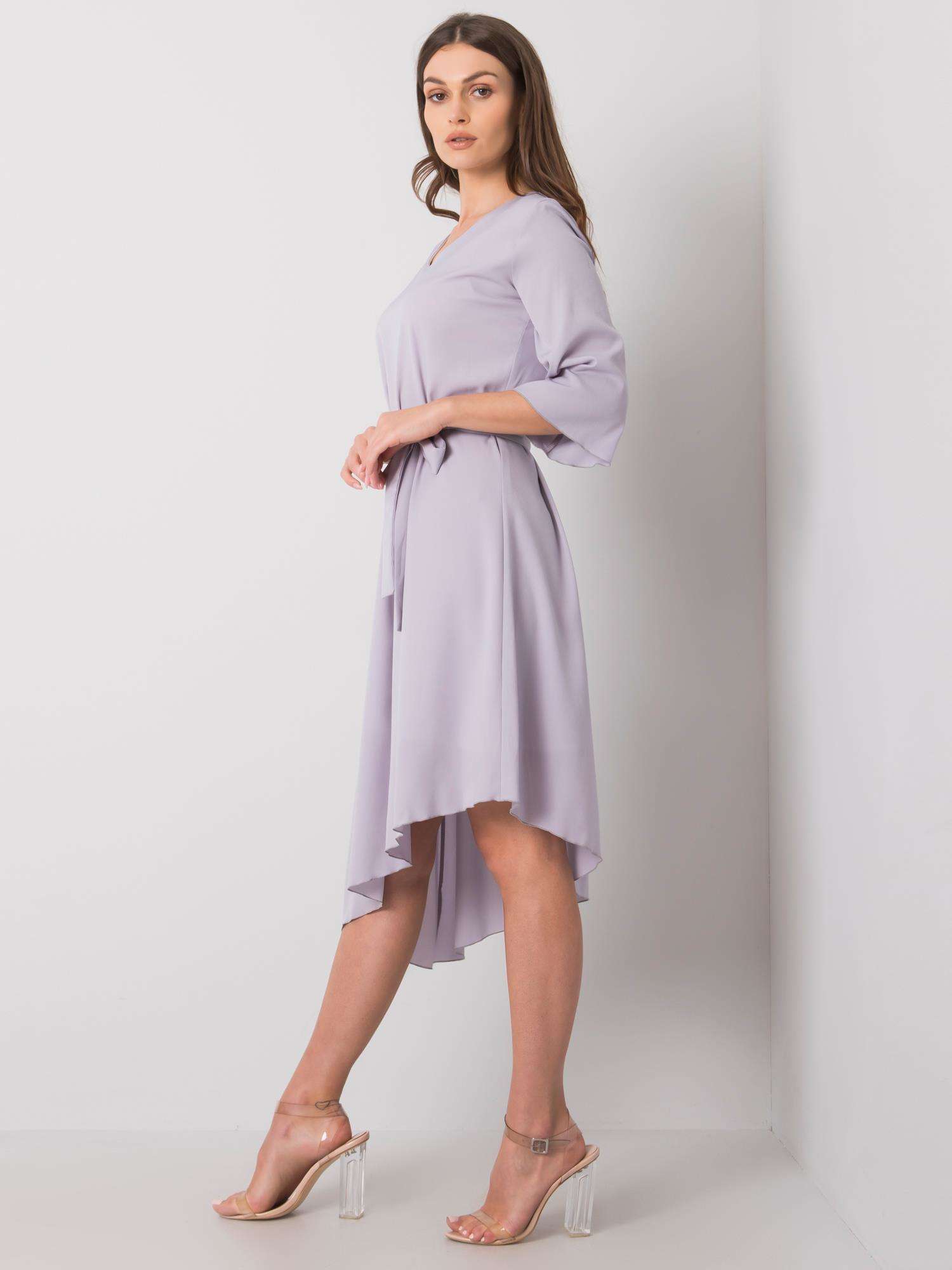 elegantne-damske-letne-saty-sede